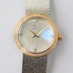 5055F La d de dior Satine系列高级仙女腕表，生动呈现了迪奥制表的精魂，弥足珍贵的高雅风格。米兰网织工艺精钢表链，超级秀气，完美契合仙女们纤细的手腕，在光线下bulingbuling亮闪闪，光彩夺目！bulingbuling闪的手表，真真是仙女们的心头爱了！5055F 原单Dior 表径25mm,ETA石英机芯，锅盖形蓝宝石玻璃(蓝光防炫效果)，表壳表冠表扣镶嵌钻石，A级贝母表盘，抛光太子妃指针。送专柜首饰袋和拆卸表带工具一支。