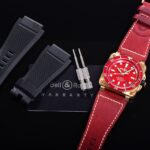 BR 03-92 DIVER GREEN BRONZEn机芯：机芯编号 BR自动上弦机械机芯。n功能：时针、分针、秒针和日期。n表壳：直径42毫米。磨砂抛光CuSn8青铜。带60分钟刻度和阳极氧化铝嵌件的单向旋转纯青铜表圈。n表盘：绿色。镀金镶贴时标，镶嵌Super-LumiNova®夜光材料。涂有Super-LumiNova®夜光材料的镀金镂空式指针。n表镜：带防眩目涂层的蓝宝石水晶玻璃表镜。n防水性能：300米。n手镯：卡其色小牛皮和黑色橡胶表带。n表扣：插针式表扣。青铜。