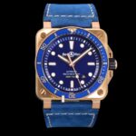 BR 03-92 DIVER GREEN BRONZEn机芯：机芯编号 BR自动上弦机械机芯。n功能：时针、分针、秒针和日期。n表壳：直径42毫米。磨砂抛光CuSn8青铜。带60分钟刻度和阳极氧化铝嵌件的单向旋转纯青铜表圈。n表盘：绿色。镀金镶贴时标，镶嵌Super-LumiNova®夜光材料。涂有Super-LumiNova®夜光材料的镀金镂空式指针。n表镜：带防眩目涂层的蓝宝石水晶玻璃表镜。n防水性能：300米。n手镯：卡其色小牛皮和黑色橡胶表带。n表扣：插针式表扣。青铜。