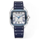 【原版开模 2024最新卡地亚 山度士 🏅️n1⃣️【表壳】正品开模，搭载最好的进口316L材质表壳！ 机芯采用独家进口9015超薄机芯，走时稳定，零翻修📸n2⃣️【表盘】正品开模出来的表盘！ n3⃣️【表针】瑞士工艺烧制蓝针，最接近正品的烤蓝针！n4⃣️【玻璃】瑞士增透白膜/防弦/防手纹！AF工艺处理，不留痕迹！ n5⃣️【表带】配备人体工力学SmartLink拆卸系统，一副可与原装完美互换并拥有高级手感的氟橡胶表带❤️ n6⃣️【尺寸】男款39.8毫米x47.5毫米，跟原版最接近完美匹配 n7⃣️【表冠】多切面尖晶蓝宝石 1:1开模，真正做到可同原版配件互换。配备卡.地亚实用两项发明“SmartLink”表链调节装置和“QuickSwitch”表带快速替换装置！ 【表壳直径：39.8mm，厚度：9.08mm】🎁送礼最佳奢华推荐💥