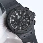 HB匠心之作 宇舶HUBLOT   n全新升级 恒宝 BIG BANG 4100原装机芯n301.PX.130.RX双卜蓝宝石玻璃，44mm 原版开模最强副版，原装4100多功能计时机芯，机芯动力储备：42小时摆幅振频28800，原装折叠表扣,进口橡胶表带，碳纤维系列。简约干练，低调奢华，雅致而不张扬，清新而耐看。佩戴舒适，与腕表表壳相互映对，给人唯美的享受。