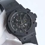 HB匠心之作 宇舶HUBLOT   n全新升级 恒宝 BIG BANG 4100原装机芯n301.PX.130.RX双卜蓝宝石玻璃，44mm 原版开模最强副版，原装4100多功能计时机芯，机芯动力储备：42小时摆幅振频28800，原装折叠表扣,进口橡胶表带，碳纤维系列。简约干练，低调奢华，雅致而不张扬，清新而耐看。佩戴舒适，与腕表表壳相互映对，给人唯美的享受。
