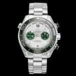 欧米茄海马宇宙600米男士新款计时，型号215.32.46.51.06.001（45.5mm）腕表 真正的原版一比一开模，所有功能及外观与原版一致（3位计时分针，归0时两支针同时归0，6位计时，9位小秒）n细节方面n1：精钢材质表壳，绿色表盘，夜光刻度指针，双小盘计时码表，带日历显示，绿色陶瓷单向旋转计时表圈，搭配绿色运动表带 折叠扣n2：搭载全新9900全自动计时机芯，双T抗震欧米茄独特黑摆轮工艺.同步原装超长72小时待机n所有计时功能复刻原装功能 n3：钢带采用316L精钢 cnc 打磨工艺 工艺复杂 匠心打造 为各大表友独献完美复刻:时间的淬炼的经典~致敬海洋之作n  ｛TVS先锋之作 必属精品｝