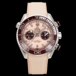 欧米茄海马宇宙600米男士新款计时，型号215.32.46.51.09.001（45.5mm）腕表 真正的原版一比一开模，所有功能及外观与原版一致（3位计时分针，归0时两支针同时归0，6位计时，9位小秒）n细节方面n1：精钢材质表壳，米色表盘，夜光刻度指针，双小盘计时码表，带日历显示，枣红色陶瓷单向旋转计时表圈，搭配米色运动表带 折叠扣n2：搭载全新9900全自动计时机芯，双T抗震欧米茄独特黑摆轮工艺.同步原装超长72小时待机n所有计时功能复刻原装功能 n3：钢带采用316L精钢 cnc 打磨工艺 工艺复杂 匠心打造 为各大表友独献完美复刻:时间的淬炼的经典~致敬海洋之作n  ｛TVS先锋之作 必属精品｝