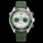 欧米茄海马宇宙600米男士新款计时，型号215.32.46.51.06.001（45.5mm）腕表 真正的原版一比一开模，所有功能及外观与原版一致（3位计时分针，归0时两支针同时归0，6位计时，9位小秒）n细节方面n1：精钢材质表壳，绿色表盘，夜光刻度指针，双小盘计时码表，带日历显示，绿色陶瓷单向旋转计时表圈，搭配绿色运动表带 折叠扣n2：搭载全新9900全自动计时机芯，双T抗震欧米茄独特黑摆轮工艺.同步原装超长72小时待机n所有计时功能复刻原装功能 n3：钢带采用316L精钢 cnc 打磨工艺 工艺复杂 匠心打造 为各大表友独献完美复刻:时间的淬炼的经典~致敬海洋之作n  ｛TVS先锋之作 必属精品｝