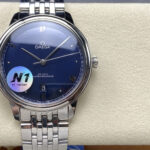 N1 Factory 欧米茄透底 新款碟飞典雅动能系列腕表n     N1出品只为传承经典，蝶飞至臻品质n 41毫米至臻天文台表n这款腕表的表壳为41毫米，整表原版开模，整体表壳采用原装精钢材质打造同步原装打磨技术，厚度做到11mm与原版一致，做到全网最薄！！！nn拱形表盘经过深蓝色PVD处理，其上印有不规则排列的垂直纹理，呈现出太阳射线的打磨效果，六位日历窗口包括日历盘字体大小均与原装一致nn钢带跟生耳同样是原版开模一比一打造，与正品同样的打磨技术，均可跟原装通用，真正做到了完美，绝非市场其他普通货nn皮带表扣是同原装一致的针扣，内部搭载欧米茄8810一体至臻天文台机芯，透过耐磨损蓝宝石玻璃表背，机芯的运转美态清晰可见。蝶飞请认准N1出品n          《N1品质，必属精品》
