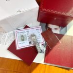 高端硬货  独家首发！又一重磅来袭！卡家坦克真钻小表，表径25mm*20mm，原装瑞士石英机芯 ，24颗VS1.7天然真钻！经过中国GTC检测机构权威认证！给我们的钻表提供坚实有力的保障！n卡地亚坦克Tank 系列腕表最早诞生于1917年，其设计理念源自于法国威龙坦克的平行切面，坦克履带形状演化而成的条钢设计，再搭配罗马数字时标，复古而不失内敛。n目前出的版本已经是市场最顶配！一些专业玩表的玩家从细节就可以看到！正品完全拆解开模！并用原厂机芯真钻904钢材质！高端奢华，是今年一款巨作之一了！！！n顶级版本对比正品与市场货的区别差异在哪里，价格为什么相差那么多？这个问题很简单，成本从精打细磨的配件到机芯 任何一个环节省略都会节省你们想不到的成本。就拿机芯来说有10-20块的，有上百块的，上千块的。我们都是用进口瑞士石英机芯，市场仿表大多只是外表控，所以从层面上来说选择国产机芯外观上唬人就行了。这是看不见的地方。n再到小细节！我们每一个配件都是有准确数字的，所以底盖对应的出厂码也是一表一码！再者我们用的真钻石💎可不是忽悠人的！有国家权威检测机构检测证书！支持重检！