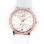 (3s新品)碟飞系列典雅系列.尺寸32.7mm，原厂4061机芯，字面蝴蝶图案采用独特吊饰工艺，搭配白色缎丝皮表带，尽显自然的魅力与美感！