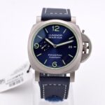 VS新品：沛呐海44MM “超级夜光”PAM1117 镂空三文治超级夜光表盘，金属镭射钛金属表壳，蓝色夜光缝线表带，恐怕去看电影也得穿长袖遮住它的“万丈光芒”现购买赠送官网同款表层防水带一副！送完即止[耶]