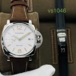【VS Factory2021墙裂推荐】VS沛.纳海PAM1042腕表！n1⃣直径42MMn2⃣️超级纤薄表壳！n3⃣️经典三文治米色表盘，上手舒适，不厚重男女均可佩戴！情侣腕表首选！nVS Factory匠心力作 欢迎您的品鉴！