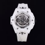 BBF全新爆品 陶瓷之王  HUBLOT宇舶表全新Big Bang Sang Bleu II刺青二代腕表  恒宝最热门款 史上最复杂陶瓷工艺重大突破 运用立体几何图形，呈现出精妙的浮雕效果和深邃质感，淋漓尽致地诠释线条美学的不懈追求。表壳陶瓷材质多达12件，经过抛光、缎面、切片、雕刻、倒角以及刻面处理，呈现出交替叠加的六边形、菱形以及三角形，营造出和谐迷人的视觉效果  标配定制恒宝专属UNICO HUB 1240自动飞返计时机芯，业内唯一对版4.5字位镂空日历环与窗口，3字盘60分钟计时,（注：市面7750机芯均只能计时30分钟）8字位水平离合， 9字位小秒轮。同步原装半牙型表冠刺青标志永远向上。 批边蓝宝石水晶表镜，七彩纹指针质感无可挑剔 45mm 全部功能100%完美实现  天花板级别 欢迎玩家品鉴 灰陶瓷，绿陶瓷后期陆续推出，敬请期待（BBF出品 必属精品）
