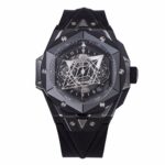 BBF全新爆品 陶瓷之王  HUBLOT宇舶表全新Big Bang Sang Bleu II刺青二代腕表  恒宝最热门款 史上最复杂陶瓷工艺重大突破 运用立体几何图形，呈现出精妙的浮雕效果和深邃质感，淋漓尽致地诠释线条美学的不懈追求。表壳陶瓷材质多达12件，经过抛光、缎面、切片、雕刻、倒角以及刻面处理，呈现出交替叠加的六边形、菱形以及三角形，营造出和谐迷人的视觉效果  标配定制恒宝专属UNICO HUB 1240自动飞返计时机芯，业内唯一对版4.5字位镂空日历环与窗口，3字盘60分钟计时,（注：市面7750机芯均只能计时30分钟）8字位水平离合， 9字位小秒轮。同步原装半牙型表冠刺青标志永远向上。 批边蓝宝石水晶表镜，七彩纹指针质感无可挑剔 45mm 全部功能100%完美实现  天花板级别 欢迎玩家品鉴 灰陶瓷，绿陶瓷后期陆续推出，敬请期待（BBF出品 必属精品）