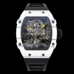 新款RM 27-02 是 〖RICHARD MILLE 〗（里查德米尔）专为网球运动员 Rafael Nadal 设计的一枚运动型陀飞轮腕表，不仅采用超轻表壳，还拥有承受击球瞬间巨大加速度的超强稳定性——里约奥运会男子400米短跑决赛中，南非运动员 Wayde van Niekerk 就是佩戴着这枚表冲过终点，获得金牌。nnRICHARD MILLE 从赛车底盘中得到启发，将机芯的的镂空主夹板和表壳进行「一体化」设计，从而大幅提高抗冲击能力。为了让腕表更轻盈，Richard Mille 还与 North Thin Ply Technology 合作，开发出坚硬耐磨的「石英纤维」超轻材料来制作表壳，整枚表的重量犹如簿纸，并呈现大马士革钢一样的粗犷纹理。nn透过表镜可以清晰看到整枚机芯的结构，6点为浮动式陀飞轮，12点为 Richard Mille 独有的快速旋转发条盒，可以提供长达52小时动力存储，并在最起始上链时提高20%动能效率。nn白色表圈通过12颗五级钛螺丝与表壳固定，搭配橙色的表带和红色表冠，为了提高阅读辨识性，时分针的末端也用明亮的橙黄色进行强调。nnRICHARD MILLE 里查德米尔 RM 27-02 腕表n全碳纤维表壳，蓝宝石水晶表镜表背，碳纤维表盘，浮动式陀飞轮机芯，19石，动力存储小时，编织表带，钛合金表扣，防水50米。n复杂功能：陀飞轮