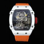 新款RM 27-02 是 〖RICHARD MILLE 〗（里查德米尔）专为网球运动员 Rafael Nadal 设计的一枚运动型陀飞轮腕表，不仅采用超轻表壳，还拥有承受击球瞬间巨大加速度的超强稳定性——里约奥运会男子400米短跑决赛中，南非运动员 Wayde van Niekerk 就是佩戴着这枚表冲过终点，获得金牌。nnRICHARD MILLE 从赛车底盘中得到启发，将机芯的的镂空主夹板和表壳进行「一体化」设计，从而大幅提高抗冲击能力。为了让腕表更轻盈，Richard Mille 还与 North Thin Ply Technology 合作，开发出坚硬耐磨的「石英纤维」超轻材料来制作表壳，整枚表的重量犹如簿纸，并呈现大马士革钢一样的粗犷纹理。nn透过表镜可以清晰看到整枚机芯的结构，6点为浮动式陀飞轮，12点为 Richard Mille 独有的快速旋转发条盒，可以提供长达52小时动力存储，并在最起始上链时提高20%动能效率。nn白色表圈通过12颗五级钛螺丝与表壳固定，搭配橙色的表带和红色表冠，为了提高阅读辨识性，时分针的末端也用明亮的橙黄色进行强调。nnRICHARD MILLE 里查德米尔 RM 27-02 腕表n全碳纤维表壳，蓝宝石水晶表镜表背，碳纤维表盘，浮动式陀飞轮机芯，19石，动力存储小时，编织表带，钛合金表扣，防水50米。n复杂功能：陀飞轮