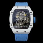 新款RM 27-02 是 〖RICHARD MILLE 〗（里查德米尔）专为网球运动员 Rafael Nadal 设计的一枚运动型陀飞轮腕表，不仅采用超轻表壳，还拥有承受击球瞬间巨大加速度的超强稳定性——里约奥运会男子400米短跑决赛中，南非运动员 Wayde van Niekerk 就是佩戴着这枚表冲过终点，获得金牌。nnRICHARD MILLE 从赛车底盘中得到启发，将机芯的的镂空主夹板和表壳进行「一体化」设计，从而大幅提高抗冲击能力。为了让腕表更轻盈，Richard Mille 还与 North Thin Ply Technology 合作，开发出坚硬耐磨的「石英纤维」超轻材料来制作表壳，整枚表的重量犹如簿纸，并呈现大马士革钢一样的粗犷纹理。nn透过表镜可以清晰看到整枚机芯的结构，6点为浮动式陀飞轮，12点为 Richard Mille 独有的快速旋转发条盒，可以提供长达52小时动力存储，并在最起始上链时提高20%动能效率。nn白色表圈通过12颗五级钛螺丝与表壳固定，搭配橙色的表带和红色表冠，为了提高阅读辨识性，时分针的末端也用明亮的橙黄色进行强调。nnRICHARD MILLE 里查德米尔 RM 27-02 腕表n全碳纤维表壳，蓝宝石水晶表镜表背，碳纤维表盘，浮动式陀飞轮机芯，19石，动力存储小时，编织表带，钛合金表扣，防水50米。n复杂功能：陀飞轮