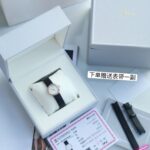 5055F La d de dior Satine系列高级仙女腕表，生动呈现了迪奥制表的精魂，弥足珍贵的高雅风格。米兰网织工艺精钢表链，超级秀气，完美契合仙女们纤细的手腕，在光线下bulingbuling亮闪闪，光彩夺目！bulingbuling闪的手表，真真是仙女们的心头爱了！5055F 原单Dior 表径25mm,ETA石英机芯，锅盖形蓝宝石玻璃(蓝光防炫效果)，表壳表冠表扣镶嵌钻石，A级贝母表盘，抛光太子妃指针。送专柜首饰袋和拆卸表带工具一支。