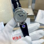 nBVL工厂 首款发布n高阶版  三十六个月研发工匠精神产品nn品牌：Bvlgari宝格丽2022年新作棱形艺术nSERPENTIN SPIG系列腕表n表盘：23*34mm          n机芯：瑞士石英n做工：32块与众不同尺寸的蛇身组成体，每一块都是手工打磨抛光加工，电镀0.05MM真金电镀 如同包金一样的产品[握手]