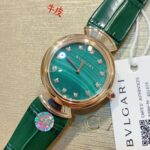 n意大利著名奢华珠宝品牌宝格丽推出的DIVAS’ DREAM女士石英腕表，DIVAS’ DREAM腕表从女性的优雅气质和永恒之城的迷人气息中汲取灵感，以独树一帜的罗马精神向最迷人的女性致敬，这款珠宝腕表极具女性气质，精美雅致，呈现卡拉卡拉大浴场大理石的色彩和扇形马赛克迷人曲线，体现意大利美学的真正精髓，凭借此系列腕表成为了意大利上层社会优雅女士的身份标识之一。n这款腕表以30毫米精钢表壳，经过品牌抛光打磨处理之后，完美的表壳弧度以及典雅而别致的扇形十分漂亮。顶级奢华，灰常稀缺，成型鳄鱼🐊皮表带/牛皮🐂表带，令佩戴更加的舒适，凸面蓝宝石玻璃，永不刮花，进口瑞士石英机芯。