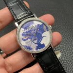 伯爵全新腕表“腾龙·鸣凤”限量版系列🐲重登场了，将东方神话融入到现代腕表中，深邃蓝的霸气腾龙搭配白色祥云图案，寓意“🐲龙行天下！🐉龙腾四海！王者风范！”