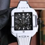 BBF全新核心作品HUBLOT宇舶表荣耀发布全新SQUARE BANG UNICO全陶瓷腕表  恒宝方形大爆炸  不计成本采用高透蓝宝石，字面上下桥形蓝宝石，采用源自Big Bang系列的纹理橡胶表带和备受市场赞誉的一键快拆系统，独家恒宝专属 HUB1280机芯  6点钟位置设有清晰可见的导柱轮  全镂空日历环双计时盘显示设计取代了传统表盘  内部机芯的运转奥秘于此一览无遗  七彩纹指针质感无可挑剔  42mm  天花板级别  出品即顶配无需升级欢迎玩家品鉴（BBF出品  必属精品）