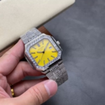 百达翡丽 满钻 方形 CUBITUS系列 5821/1A-001n探索奢华与精湛工艺的完美结合nn×精钢材质和钻石的完美搭配，把华丽感与运动感结合在一起十分巧妙。一颗颗精美的钻石被镶嵌在表壳上，交相辉映出一种美丽的光芒。nn×镜面采用抗刮花，耐磕碰的蓝宝石水晶玻璃。3点位设有日历窗口，搭配经典的大三针设计，不会显得复杂多余。nn×无论外观或是性能都是一丝不苟，完美的控制了表头的厚度。全新升级，品牌举世闻名超凡珠宝满天星完美结合，这款豪华百达翡丽腕表独特及富有魅力设计，是展现完美工艺的升华之作，是成功人士身份的象征。