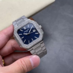 百达翡丽 满钻 方形 CUBITUS系列 5821/1A-001n探索奢华与精湛工艺的完美结合nn×精钢材质和钻石的完美搭配，把华丽感与运动感结合在一起十分巧妙。一颗颗精美的钻石被镶嵌在表壳上，交相辉映出一种美丽的光芒。nn×镜面采用抗刮花，耐磕碰的蓝宝石水晶玻璃。3点位设有日历窗口，搭配经典的大三针设计，不会显得复杂多余。nn×无论外观或是性能都是一丝不苟，完美的控制了表头的厚度。全新升级，品牌举世闻名超凡珠宝满天星完美结合，这款豪华百达翡丽腕表独特及富有魅力设计，是展现完美工艺的升华之作，是成功人士身份的象征。