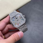百达翡丽 满钻 方形 CUBITUS系列 5821/1A-001n探索奢华与精湛工艺的完美结合nn×精钢材质和钻石的完美搭配，把华丽感与运动感结合在一起十分巧妙。一颗颗精美的钻石被镶嵌在表壳上，交相辉映出一种美丽的光芒。nn×镜面采用抗刮花，耐磕碰的蓝宝石水晶玻璃。3点位设有日历窗口，搭配经典的大三针设计，不会显得复杂多余。nn×无论外观或是性能都是一丝不苟，完美的控制了表头的厚度。全新升级，品牌举世闻名超凡珠宝满天星完美结合，这款豪华百达翡丽腕表独特及富有魅力设计，是展现完美工艺的升华之作，是成功人士身份的象征。
