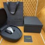 BBA 理查德米勒RM07-01n雪花钻白陶瓷白贝母nn迎接时尚潮流的理查德米勒，这款明星网红手表堪称奢华与精致的完美结合。nn首先，它的表壳与原版一模一样，采用了ZTA白色/黑色陶瓷材质，展现出不俗的高贵气质。配备独家定制机芯，无论是外观还是内在都还原了正品的精髓，绝对是精湛工艺的最佳注解。nn厚度11.85毫米，不论是男女都能完美驾驭。同时，蓝宝石水晶镜面的双重防眩效果，让时间和美丽的碰撞更加清晰，让你尽情享受每一刻。nn别具匠心的进口氟橡胶表带，不仅耐腐耐磨，更是舒适至极。最新工艺钛金属表扣，为你的时尚体验加分不少。而纯手工镶嵌的钻石工艺更是独树一帜，闪耀着无与伦比的光芒。nn这款手表还采用了蓝宝石材质的镜面，经过防眩光处理，让你无论在任何光线下都能轻松驾驭。不管是何时何地，这款手表都能为你增添时尚和魅力。立刻拥有它，成为独一无二的时尚宠儿！n尺寸：45.66x31.40mmn
