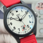AOF 全面升级 V7 版 马克 飞行员PILOTS WATCHES全系列n1️⃣利用最新的精密AI电喷技术，n终于试验出少量的零色差的万国色值n2️⃣全场唯一去除紫色温的黑面，开启了字面新工艺的 ＂狂飙’之战！ 🔴n3️⃣字體是完美油印100%和原版相同的字体 进口超强夜光⚠️n终极版己完美修正纤细大小同步原版！！⚠️n而日本进口机芯9015 2892正完完全全符合这特征，n最新批次日本纯进口9015 2892更显精准，耐用，摆陀低噪，零返修！n从而成为马克 飞行员 所有款式的首选机芯！n限时价格不菲的新氟表带㊙️n目前市面上唯獨完美對標原版更多新品