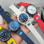 AOF 全面升级 V7 版 马克 飞行员PILOTS WATCHES全系列n1️⃣利用最新的精密AI电喷技术，n终于试验出少量的零色差的万国色值n2️⃣全场唯一去除紫色温的黑面，开启了字面新工艺的 ＂狂飙’之战！ 🔴n3️⃣字體是完美油印100%和原版相同的字体 进口超强夜光⚠️n终极版己完美修正纤细大小同步原版！！⚠️n而日本进口机芯9015 2892正完完全全符合这特征，n最新批次日本纯进口9015 2892更显精准，耐用，摆陀低噪，零返修！n从而成为马克 飞行员 所有款式的首选机芯！n限时价格不菲的新氟表带㊙️n目前市面上唯獨完美對標原版更多新品
