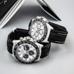 TW Factory ROLEX宇宙计时迪通拿系列之碳纤维定制版，腕表不仅佩戴轻便，外表坚硬。且每一只腕表都拥有独一无二的碳纤花纹材质。 【表壳】腕表尺寸40X12.4吻合原装。Tw工厂实力铸造碳纤维劳力士的独特风采。市场独家做到，整个壳套，圈口包括底盖均采用高复合碳纤维和超强夜光粉所打造。细节之处更是经过手工倒角抛光所制。质感非凡。【表带扣】表带采用人工纤维编织带所制，透气舒适，质地柔软。【机芯】采用最新精准而上海成熟4130机芯，完美实现强大功能，性价比之王！！！