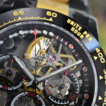 ✨**BLAKEN UPGRADE ALERT!**✨n第六代迪通拿碳黑复刻版 镂空设计！6th Gen Daytona Carbon Black Replica，40mm上手绝了！n🔥核心亮点一眼种草：n▪️12.2mm超薄机身 12.2mm Ultra-thin Case（甩开市面13.5mm普通款），全实心精钢 Solid Stainless Steel 打造，接缝几乎0缝隙，质感拉满！n▪️哑黑套件 Matte Black Kit 升级+多色圈口 Multi-color Bezels 可选，后期想换风格随便搭，个性党狂喜～n▪️表带双选项：硅胶款 Silicone Strap 轻便舒适/精钢款 Steel Strap 硬朗有范儿，CNC全程精雕 CNC Precision Engraving + 人工打磨，细节控直接爱住！n⌚机芯硬核：n4802一体机芯 4802 Integrated Movement，搭载72-hour Long Power Reserve长储能，计时功能 Chronograph Function 和专柜同步，走时稳得一批～n💡贴心设计：n蚝式保险扣 Oyster Safety Clasp 防意外打开，实心链结 Solid Links 戴久了也舒服，操作还特简单！n低调又有面儿，这波升级真的可！n
